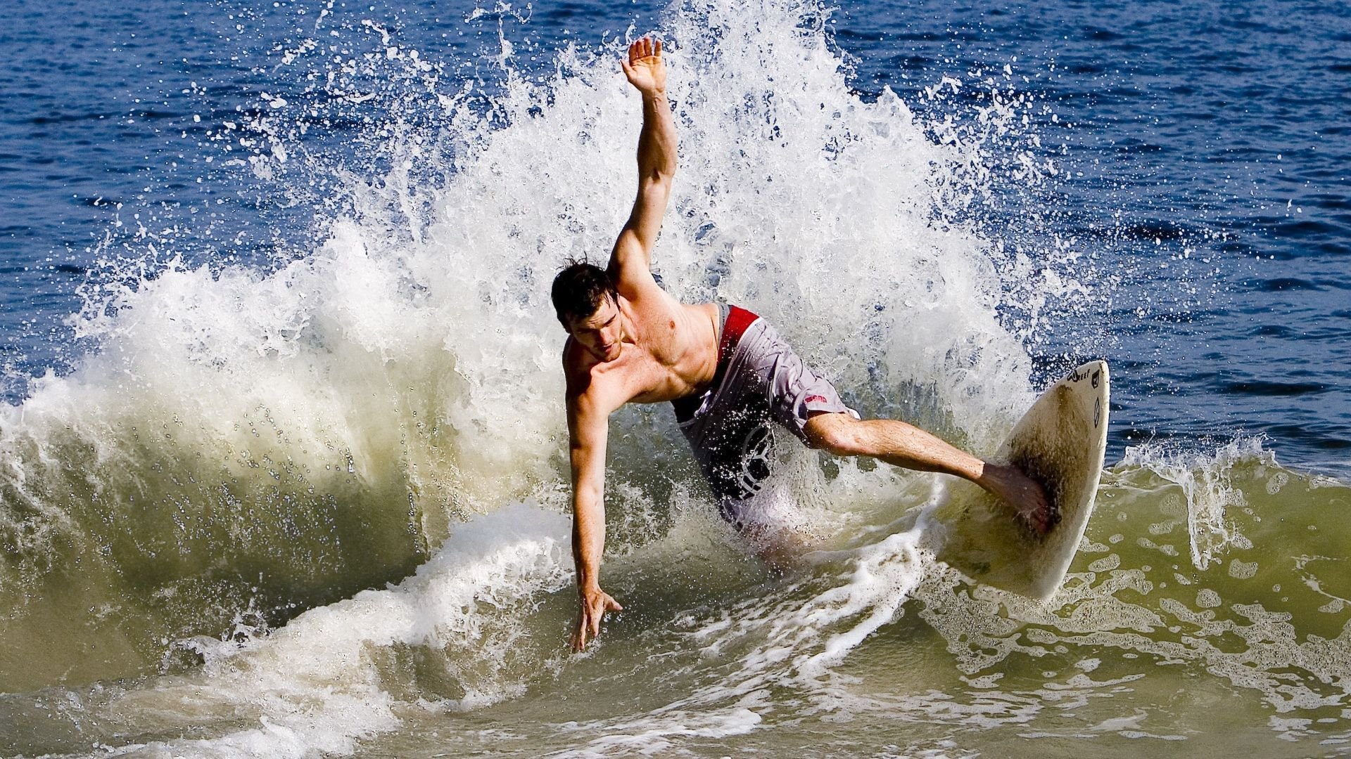 广东队对阵活塞，当拉文赛后评分拉满，我们到底在为什么欢呼？